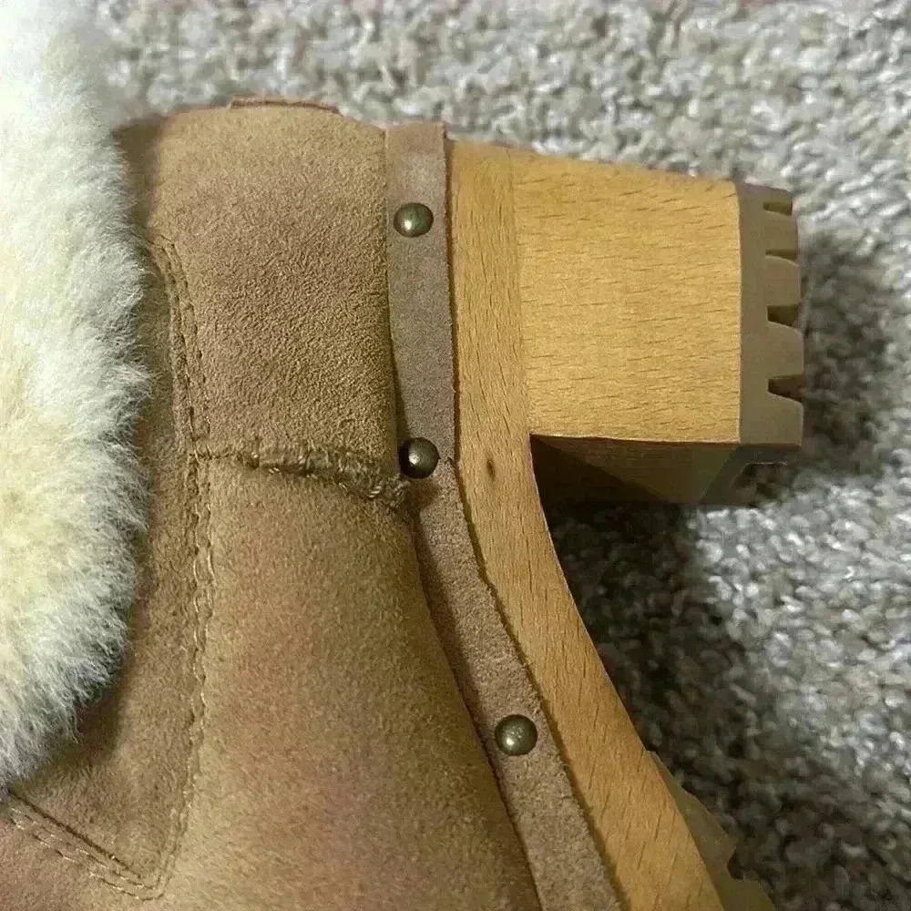UGG boots - Picture 8 of 11